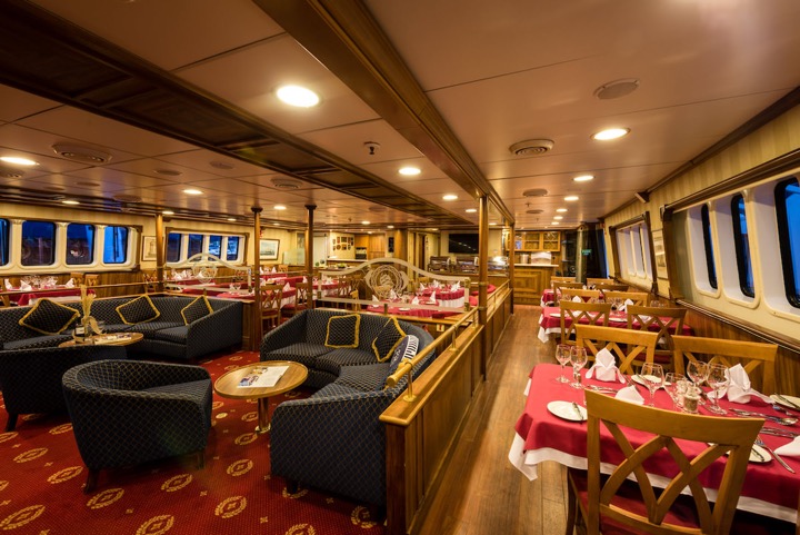 panama-cruise-Panorama-Dining_area