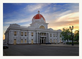 cuba-tour-city-hall-cienfuegos-big-1
