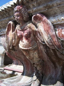 La Merced angel side