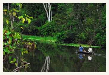 mazon cruise Native people on canoe